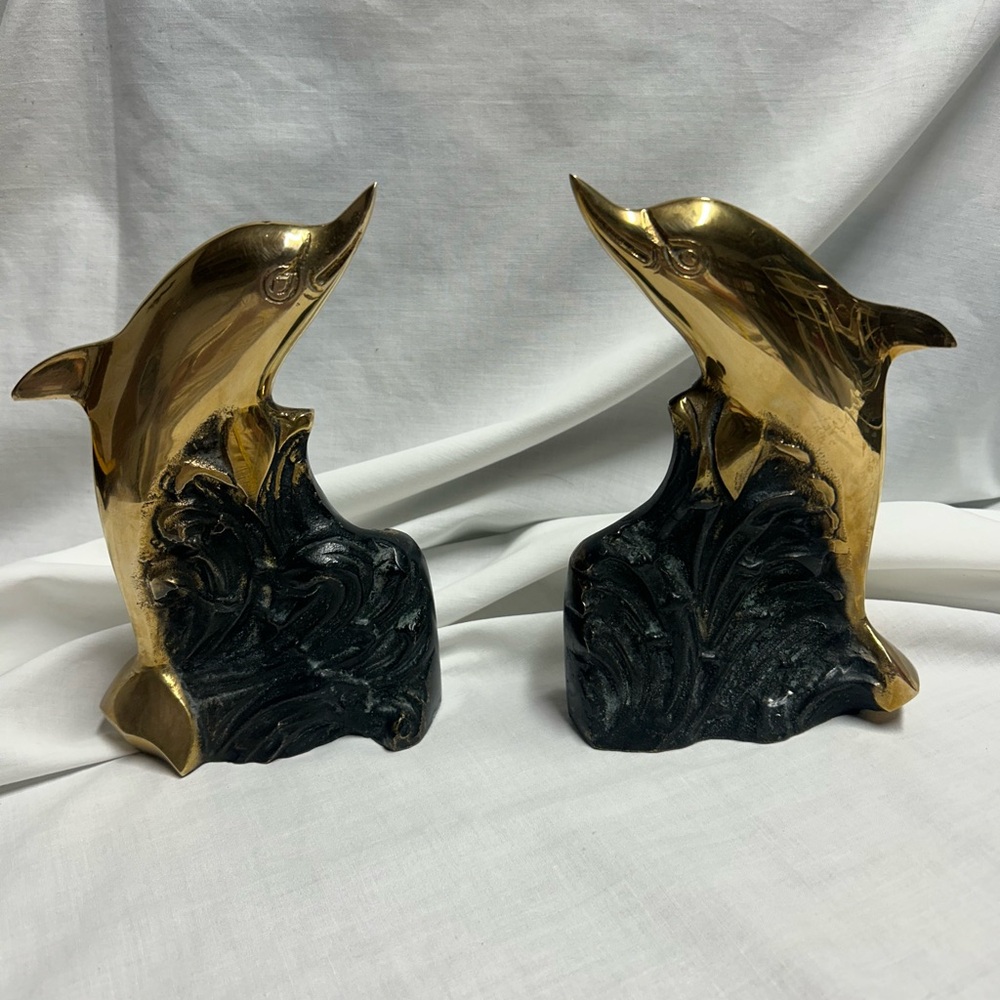 Vintage Brass Metal Dolphin With Ocean Waves Nautical Bookends MCM 70s - Picture 2 of 16